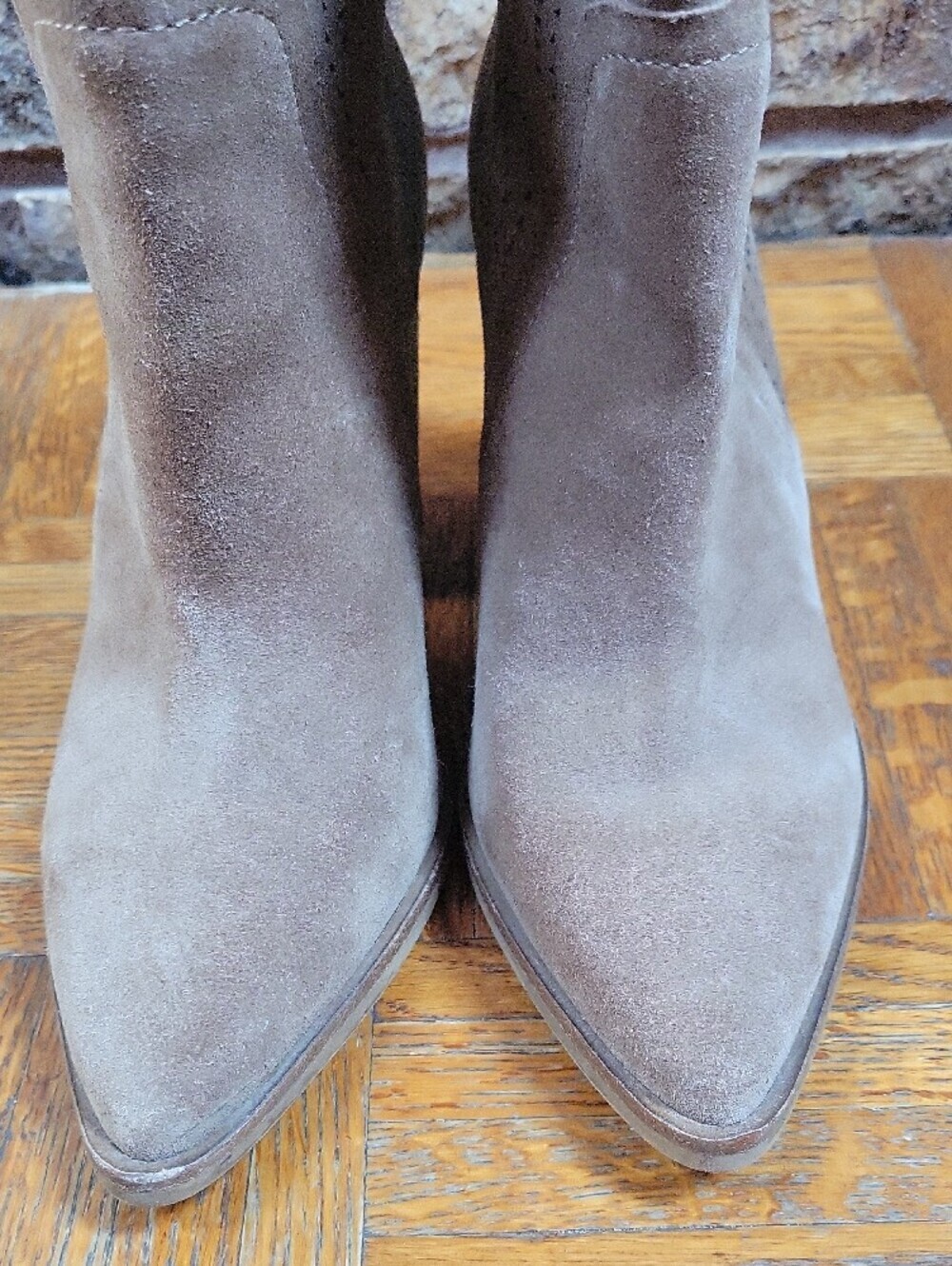 Vince Camuto Catheryna Taupe Suede Ankle Boots Size 6 Boho Pointed Toe - Picture 6 of 8
